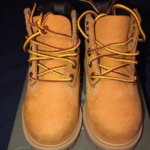 Timberlands boots size 6 pre own great condition.